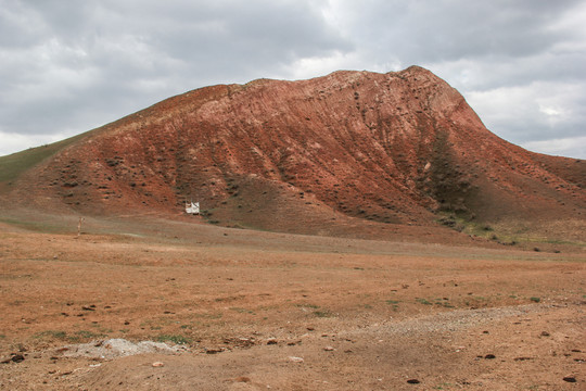 新疆红土地貌