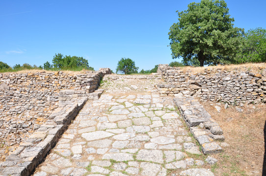 古代石头城墙遗址
