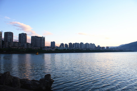 汉丰湖