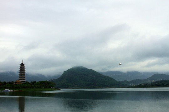汉丰湖