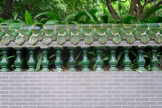绿琉璃瓦墙
