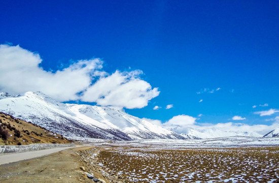 西藏雪山318公路