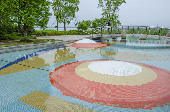 苏州湾太湖公园人工泳池