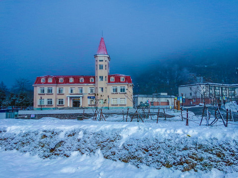 西岭雪山滑雪场