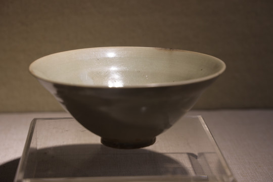 耀州窑青釉瓷碗