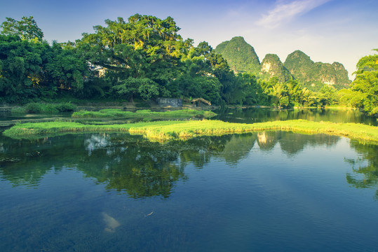青绿山水风光