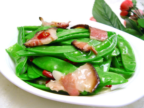 荷兰豆炒腊肉
