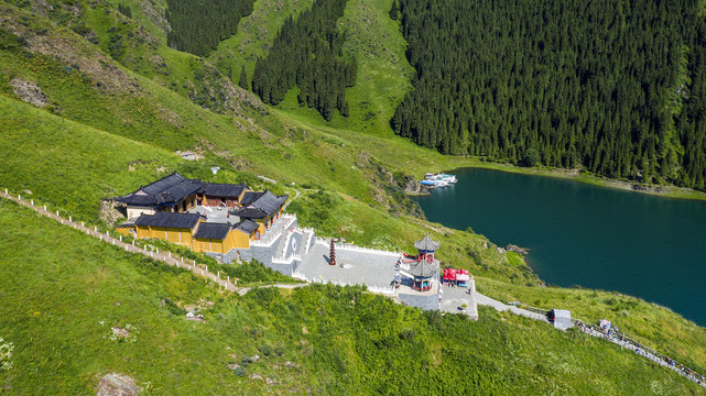 天山天池福寿观风光