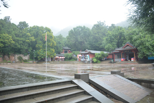 灵岩寺