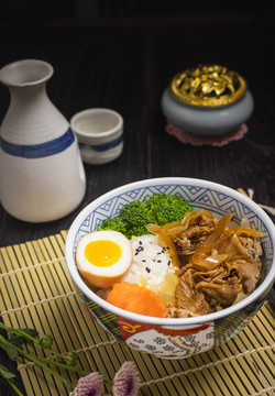 和风招牌肥牛饭