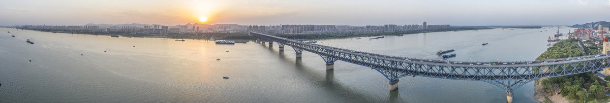 南京长江大桥全景
