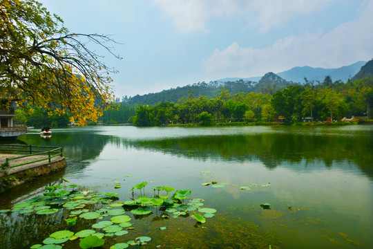 湖光山色