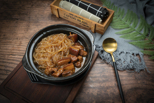 黄焖鸡米饭套餐红烧肉粉条