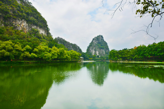 星湖景色