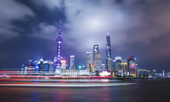上海陆家嘴城市天际线夜景风光
