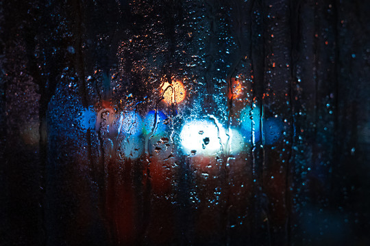 雨水玻璃夜景城市