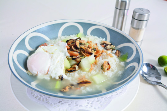荷包蛋海鲜泡饭