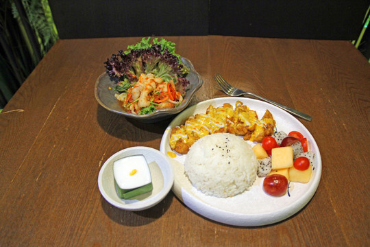 鸡排扒饭