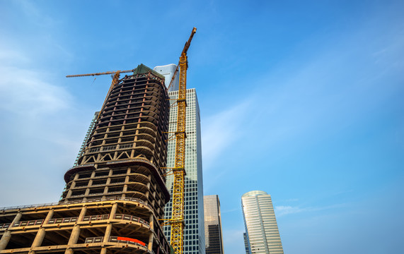 在建的摩天大楼建筑工地