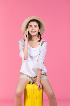 棚拍夏日造型年轻女子
