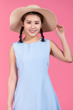 棚拍年轻女子