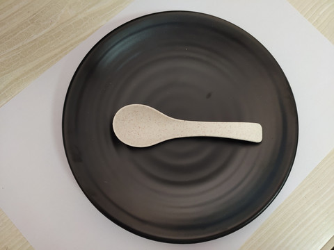 盘子与勺子