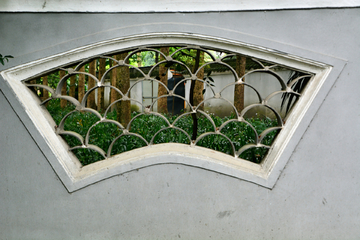 古典园林围墙扇形窗