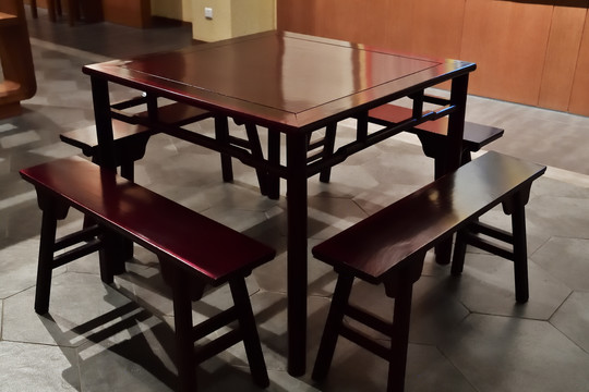 土漆四方桌凳