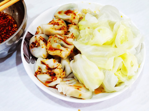 红油水饺配菜