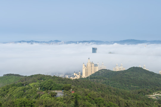 大连星海广场城堡酒店平流雾