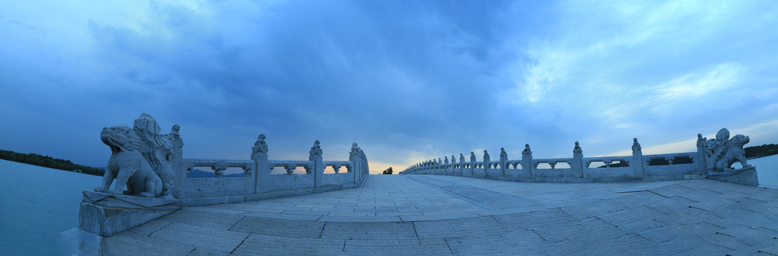 北京颐和园十七孔桥全景