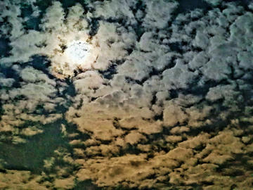月亮云彩