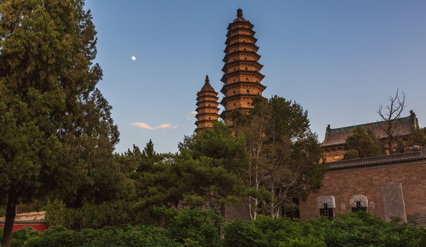 中国山西太原市双塔寺景区风光