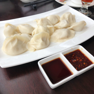 酸菜猪肉饺