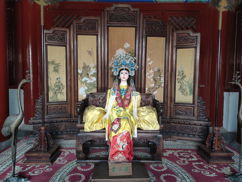 红楼梦贾元春雕像