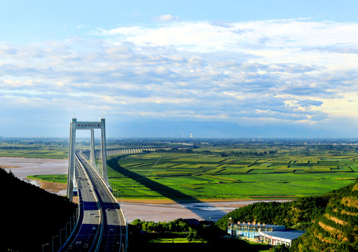 黄河桃花峪大桥