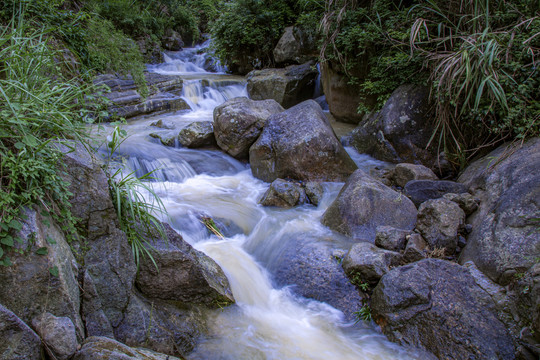 溪水