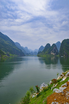 在水一方