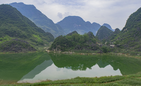 在水一方