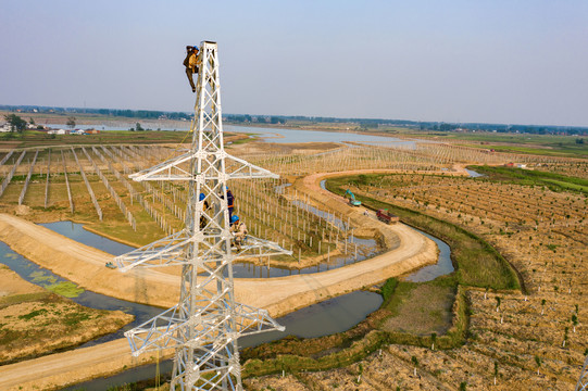 渔光互补光伏电站建设