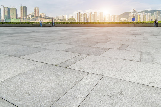 广场砖地面和城市景观