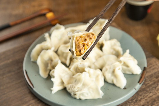 酸菜水饺