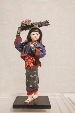 日本美女人像雕塑