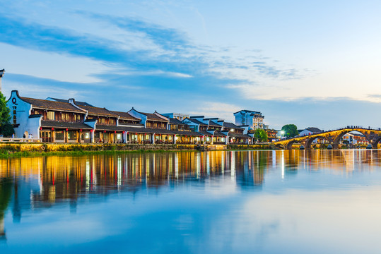 杭州余杭塘栖古镇夜景