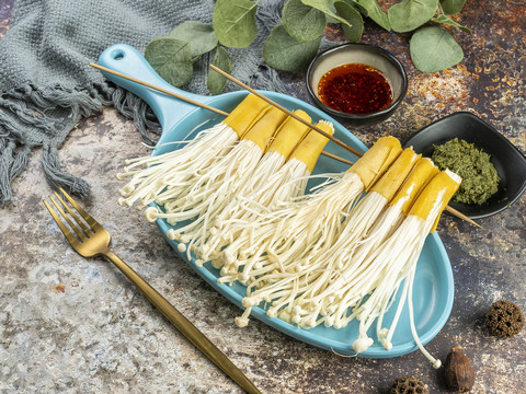 自选小火锅麻辣烫金针菇卷干豆腐