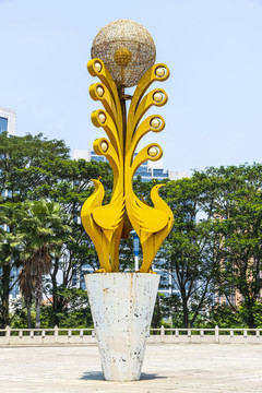 广场金鸡雕塑