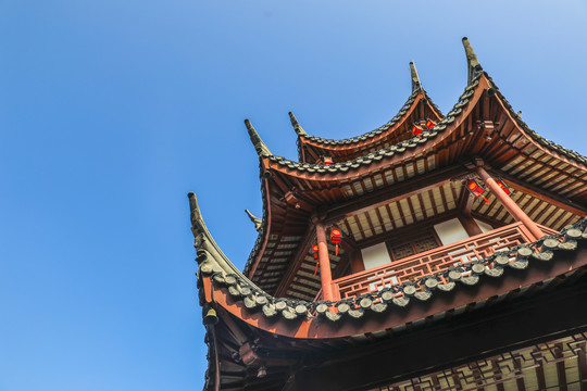 上海七宝古镇中国古典建筑仰视