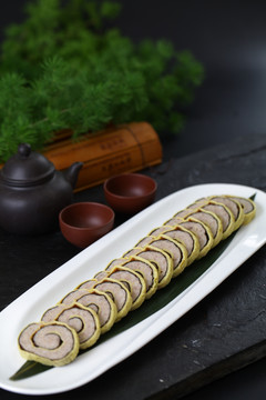 鸡蛋海苔肉松卷