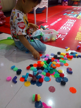彩色塑料玩具