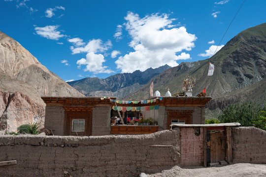 西藏